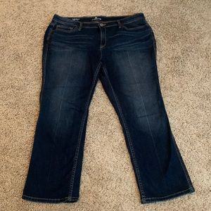 Womens size 14 Liz Claiborne crop dark wash jeans